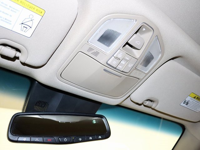 Used 2017 Hyundai Santa Fe SE Ultimate w/ Cargo Package image 24