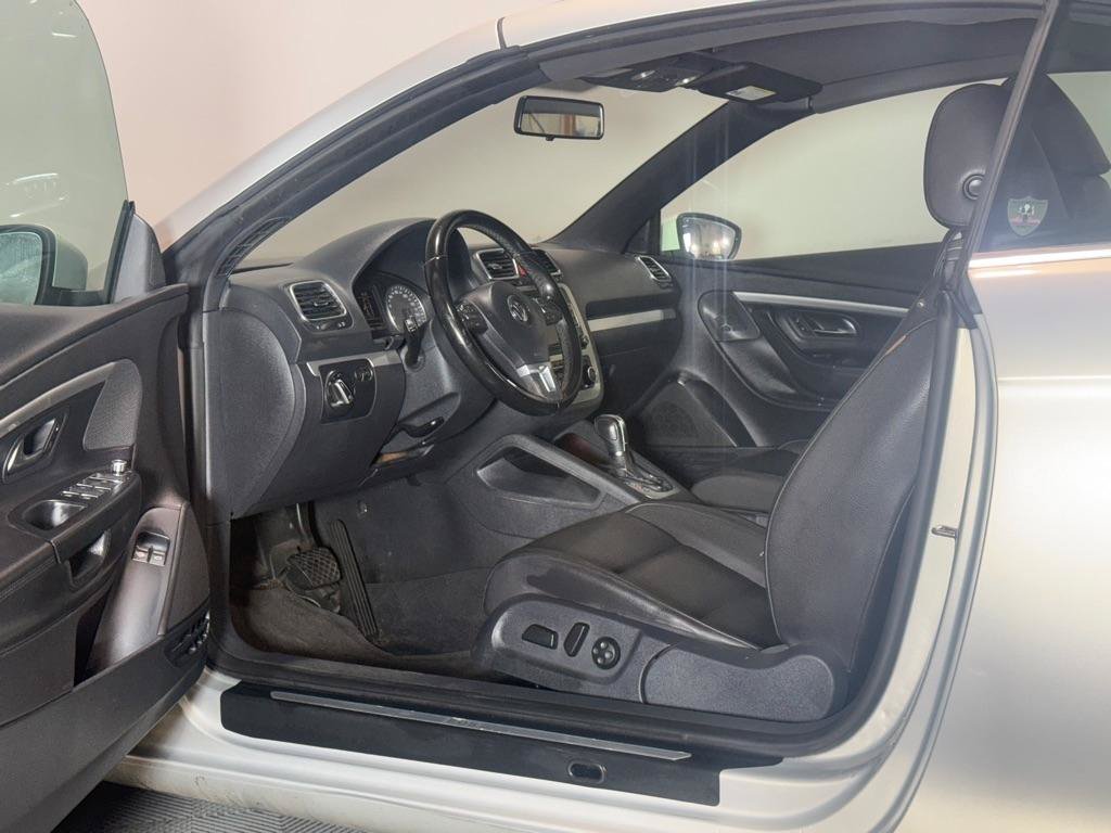Used 2012 Volkswagen Eos Komfort FWD image 16