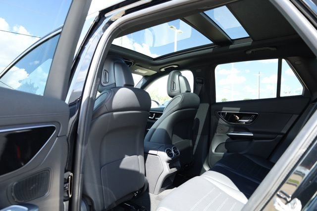 Used 2026 Mercedes-Benz GLC 300 image 25