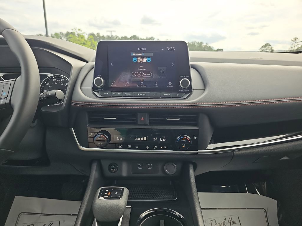 Used 2025 Nissan Rogue SV image 24