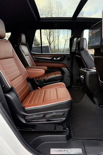 Used 2023 GMC Yukon Denali Ultimate AWD/4WD image 15