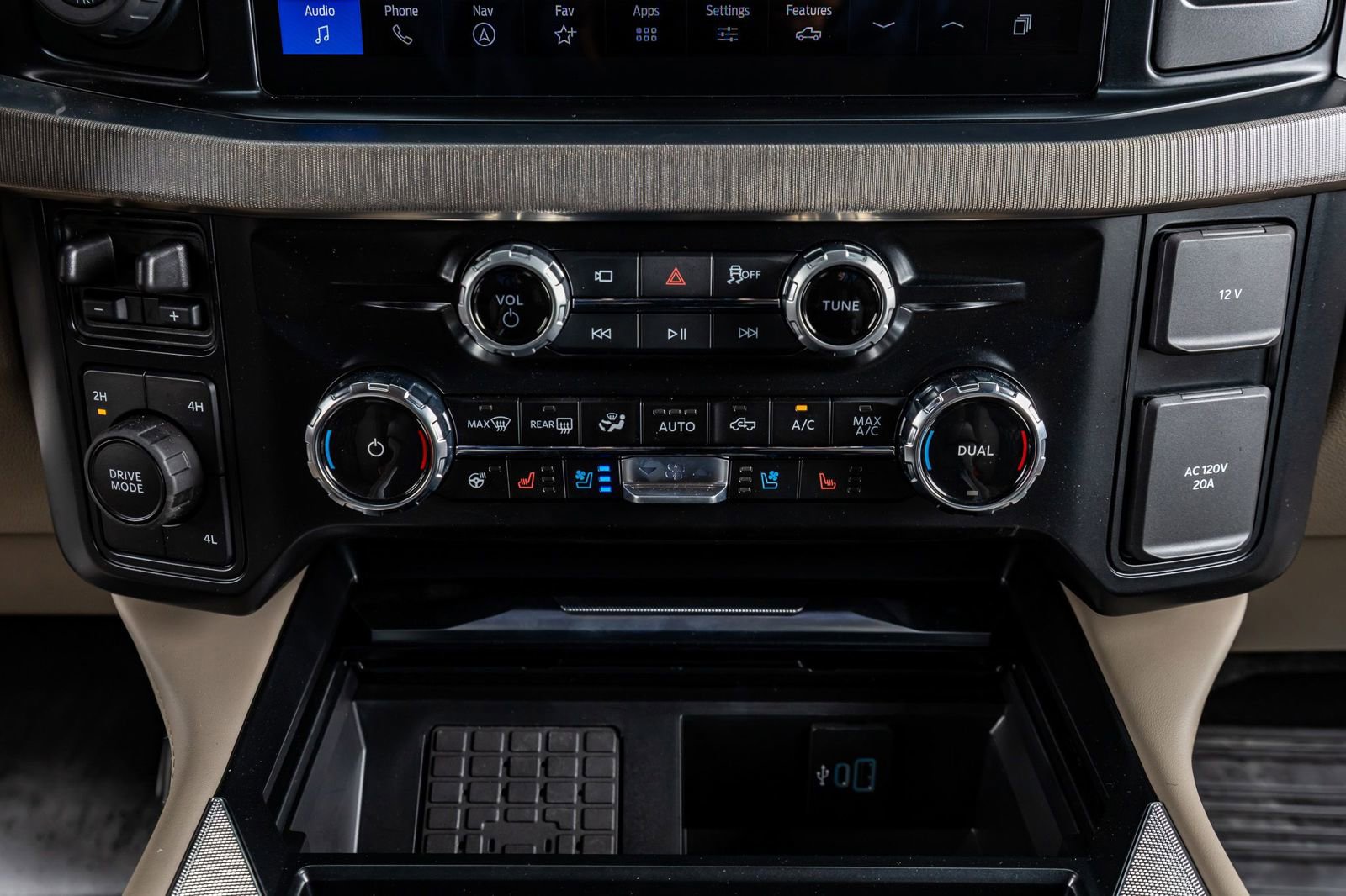 Used 2026 Ford F450 Platinum w/ Platinum Plus Package image 26
