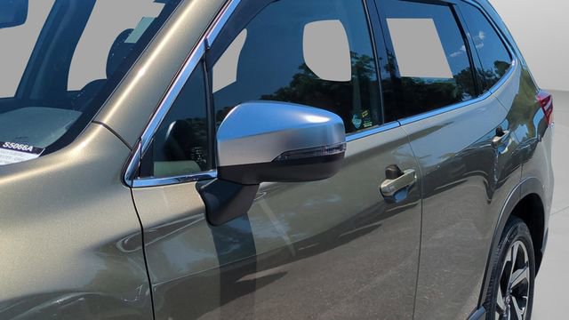 Used 2023 Subaru Forester Touring AWD/4WD image 11