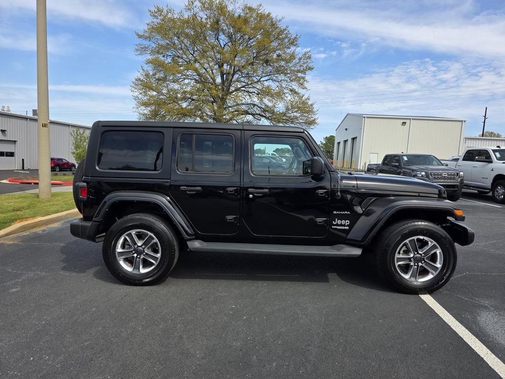 Used 2022 Jeep Wrangler Unlimited Sahara AWD/4WD image 10