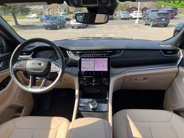 Used 2024 Jeep Grand Cherokee Limited w/ Trailer Tow Package AWD/4WD image 16