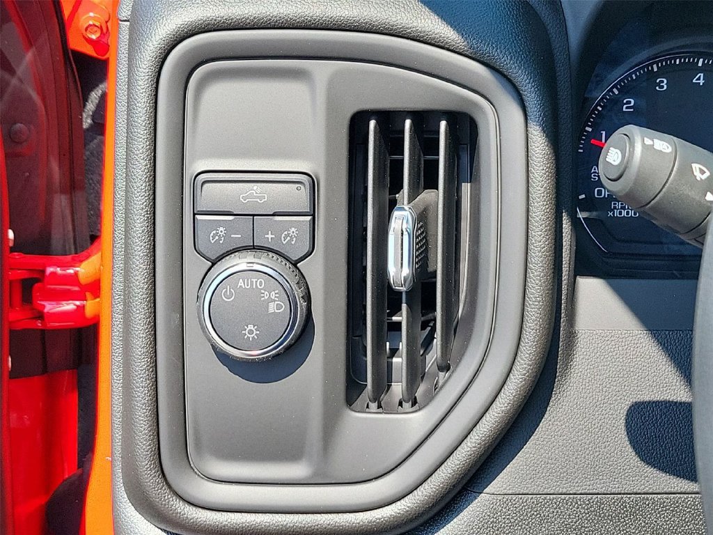 Certified 2022 Chevrolet Silverado 1500 Custom RWD image 9