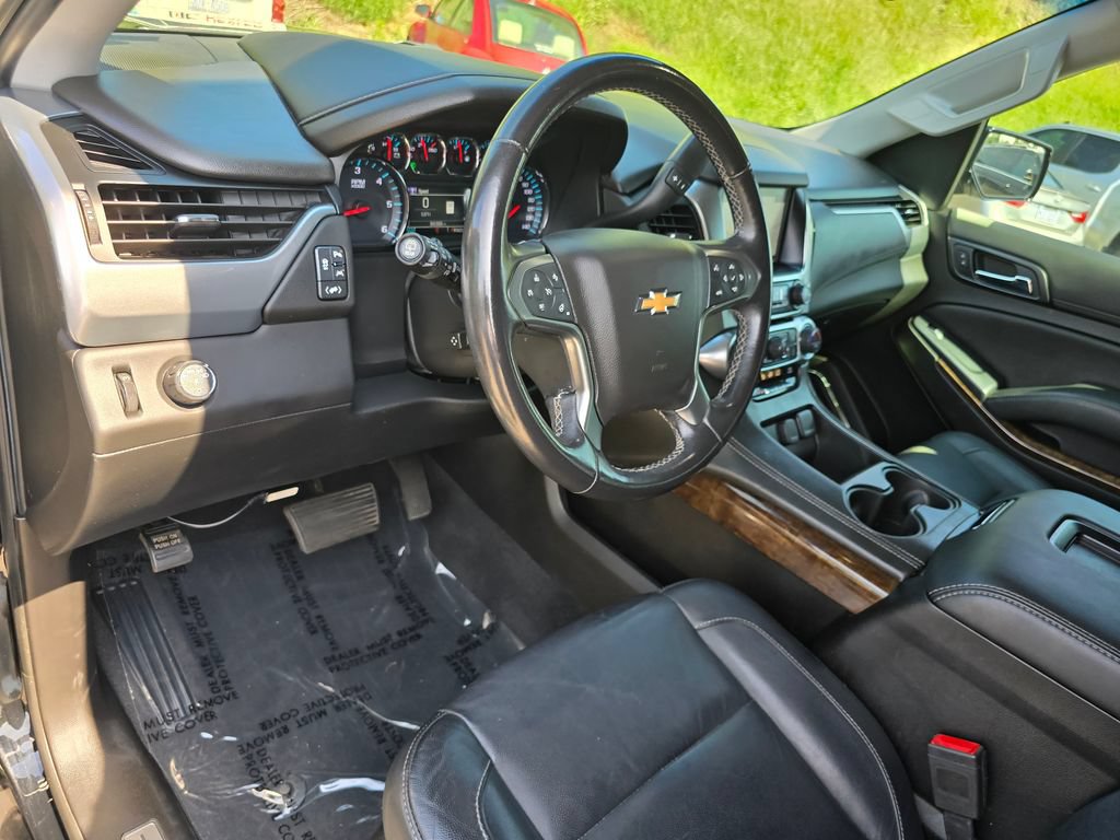 Used 2020 Chevrolet Suburban LT RWD image 26