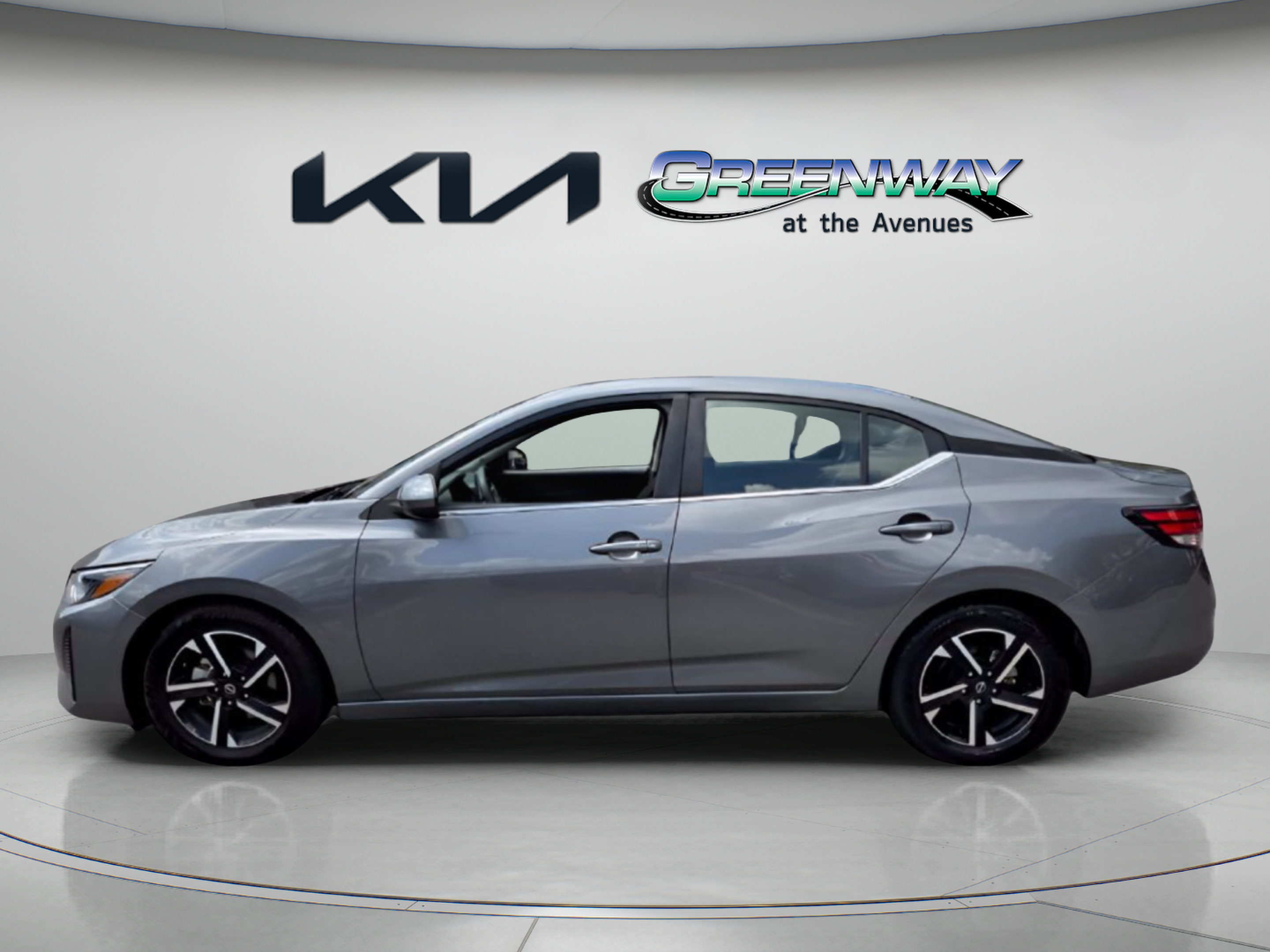Used 2024 Nissan Sentra SV FWD image 4