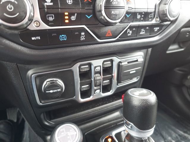 Used 2025 Jeep Wrangler Unlimited Sahara w/ Safety Group image 27