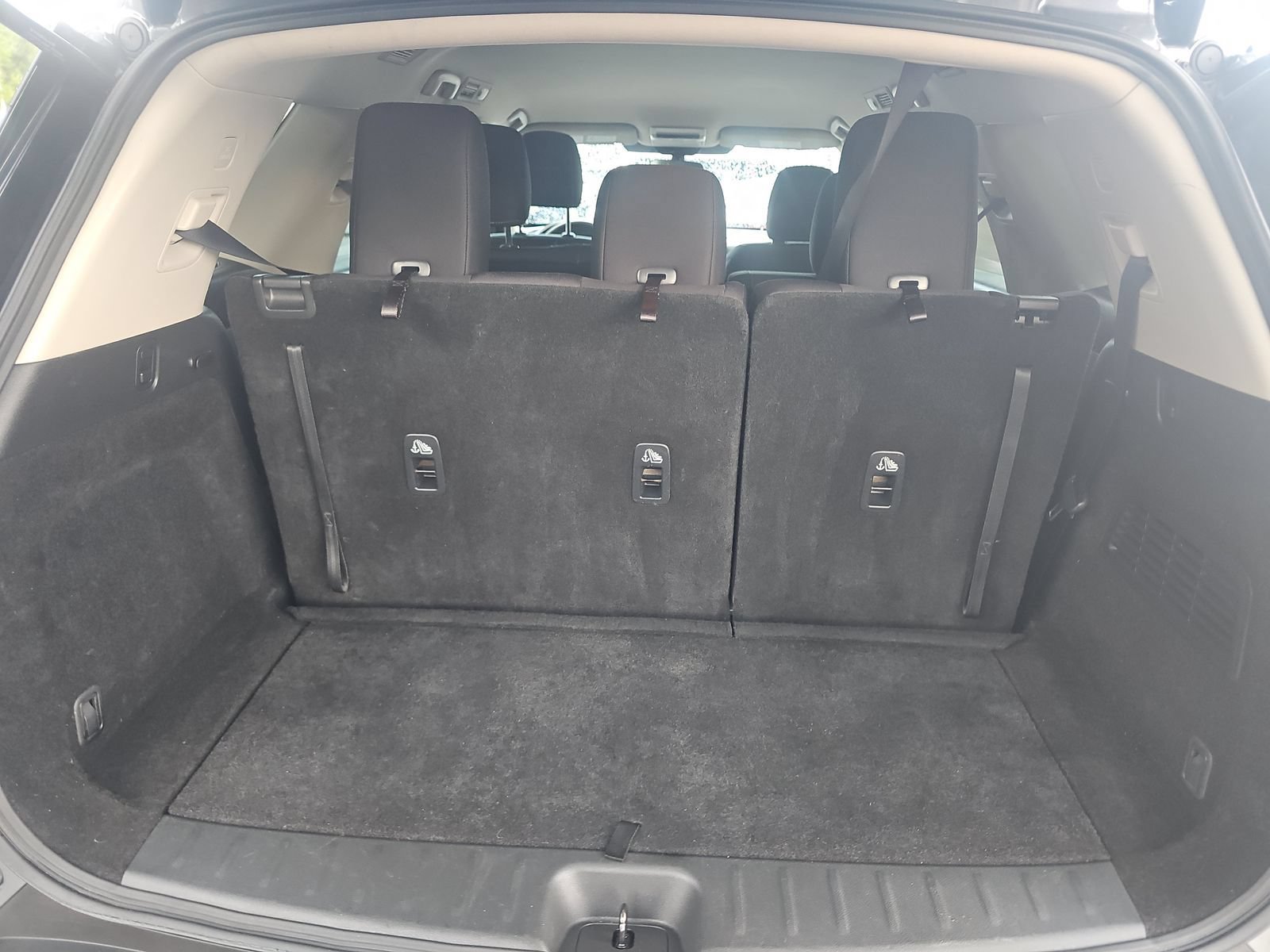 Used 2025 Nissan Pathfinder S FWD image 39