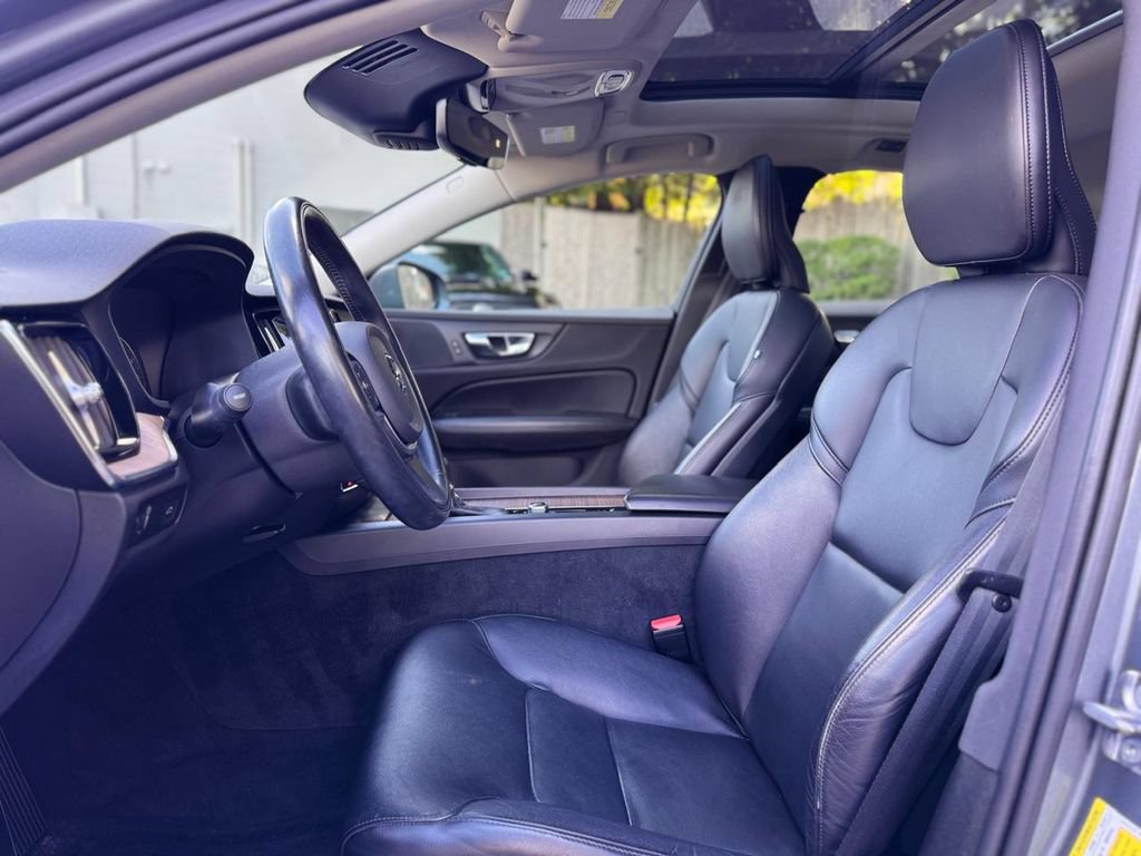 Used 2021 Volvo S60 T6 Momentum AWD/4WD image 18