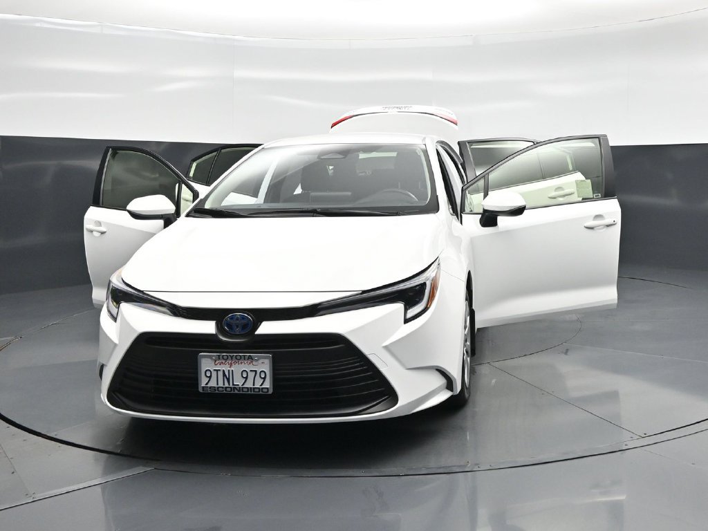 Used 2025 Toyota Corolla LE w/ Carpet Mat Package (TMS) FWD image 30