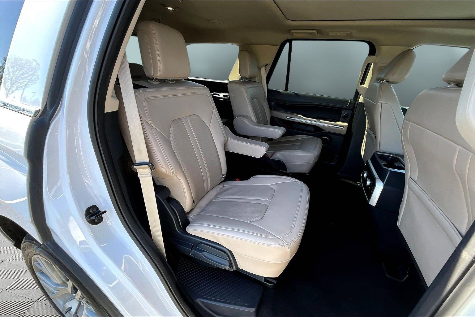 Used 2023 Ford Expedition Limited image 25
