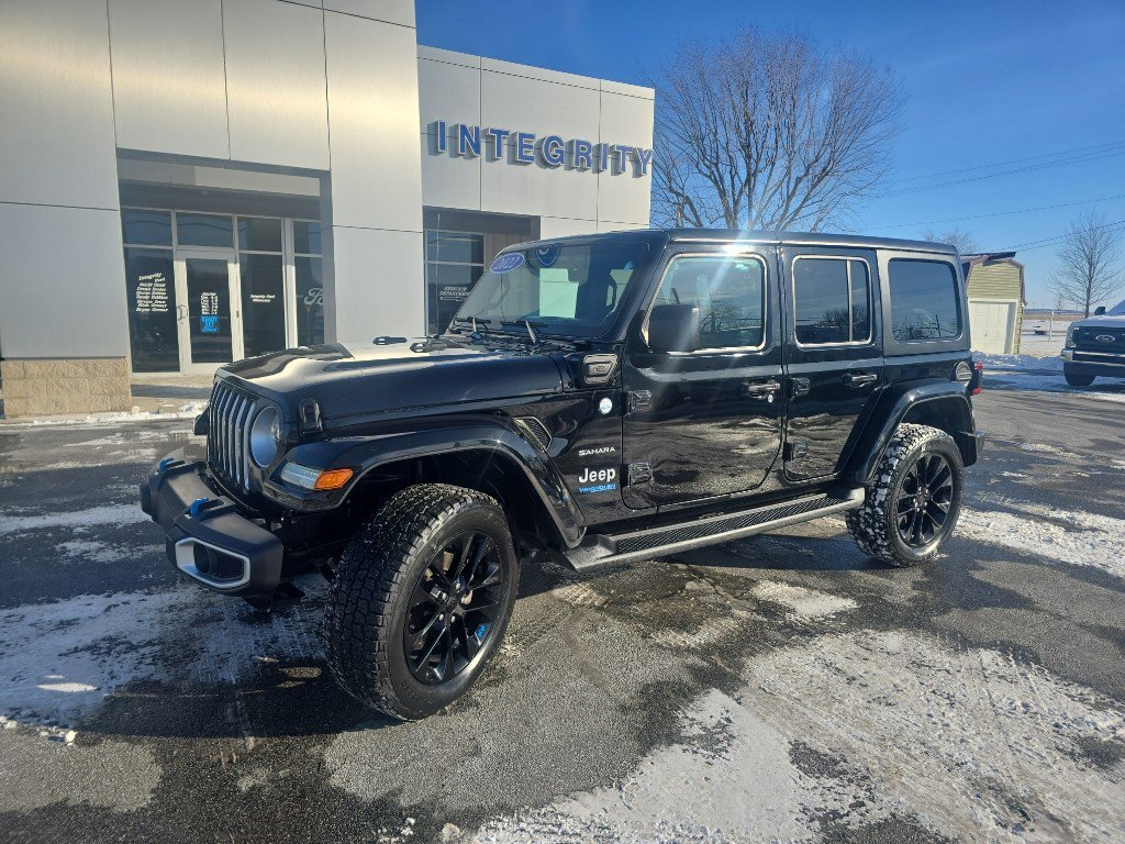 Used 2022 Jeep Wrangler Unlimited Sahara w/ Cold Weather Group image 2