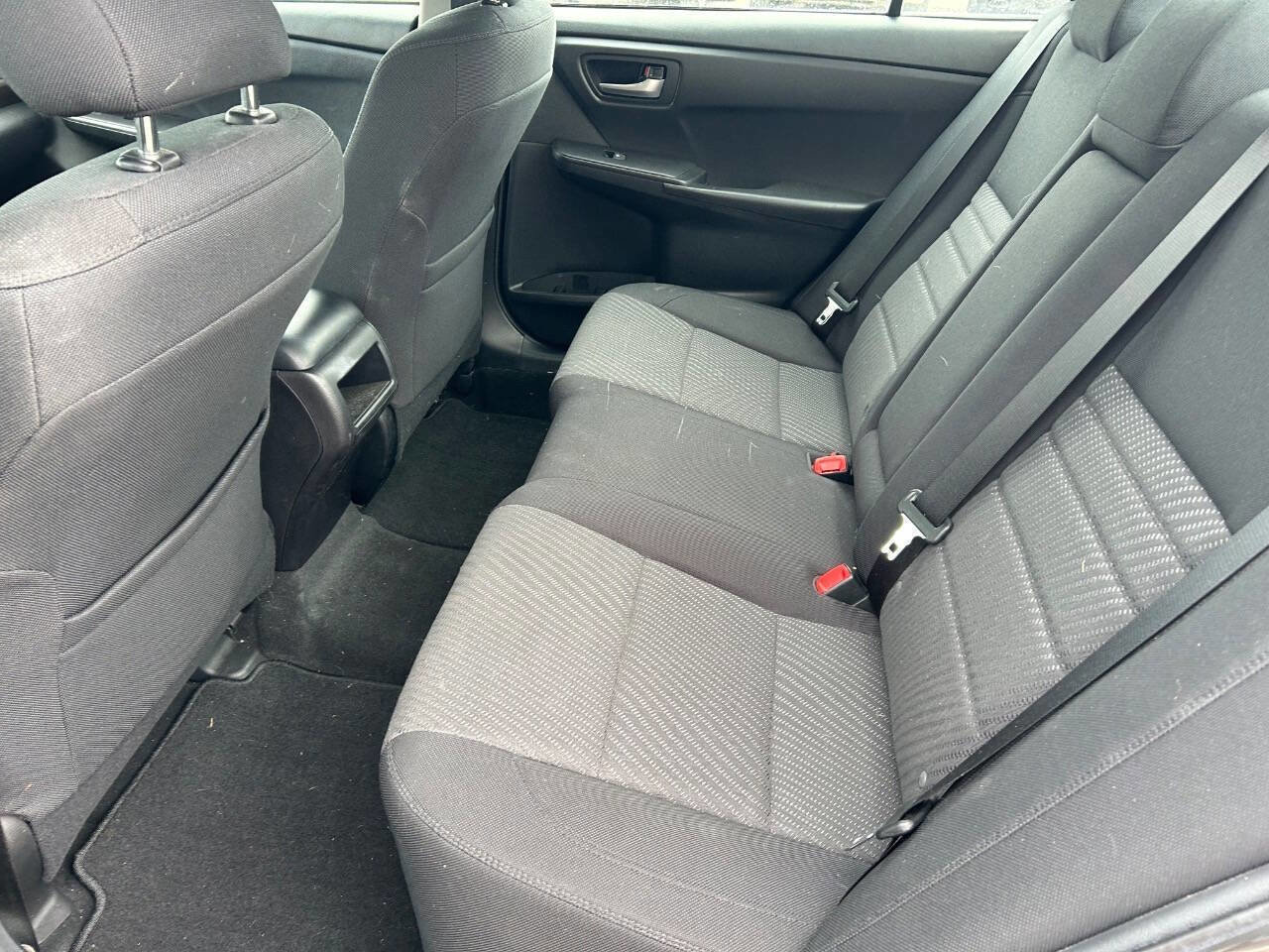 Used 2016 Toyota Camry LE image 16