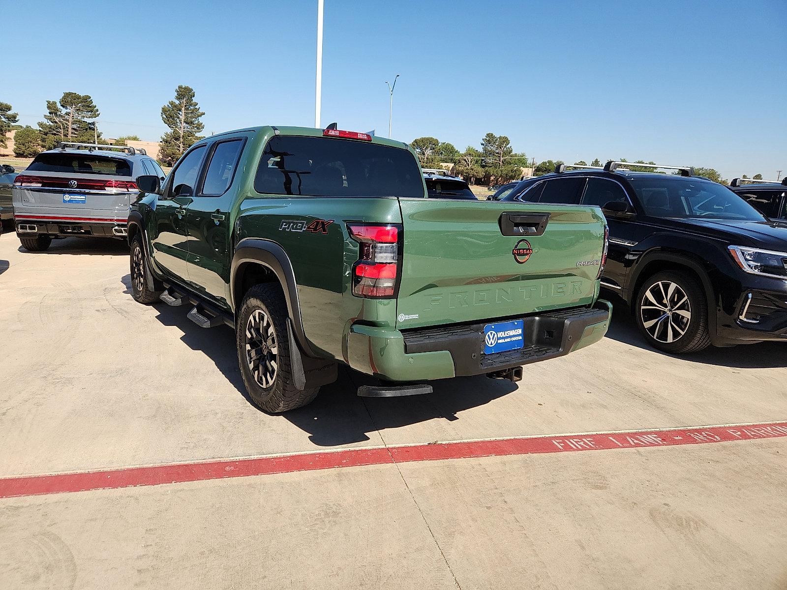 Used 2022 Nissan Frontier PRO-4X AWD/4WD image 5