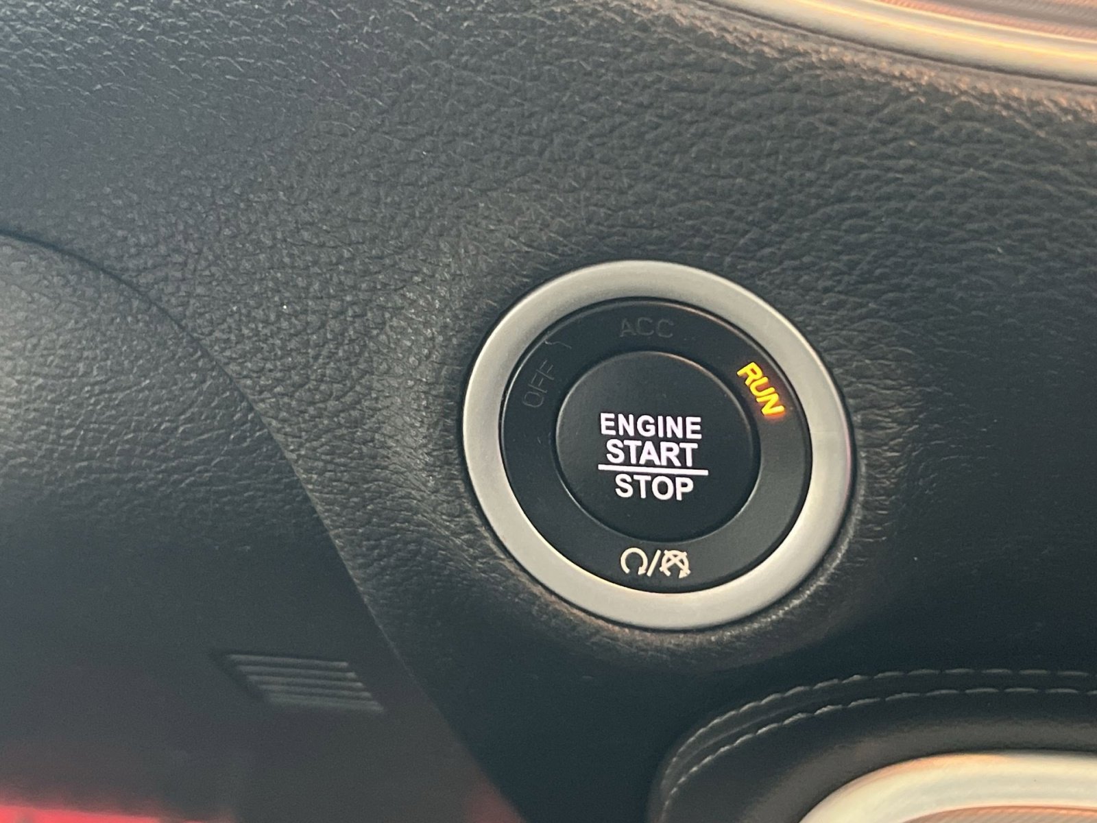 Used 2021 Dodge Challenger SXT image 32