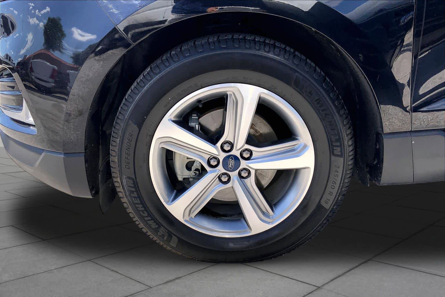 Used 2019 Ford Edge SEL w/ Equipment Group 201A FWD image 11