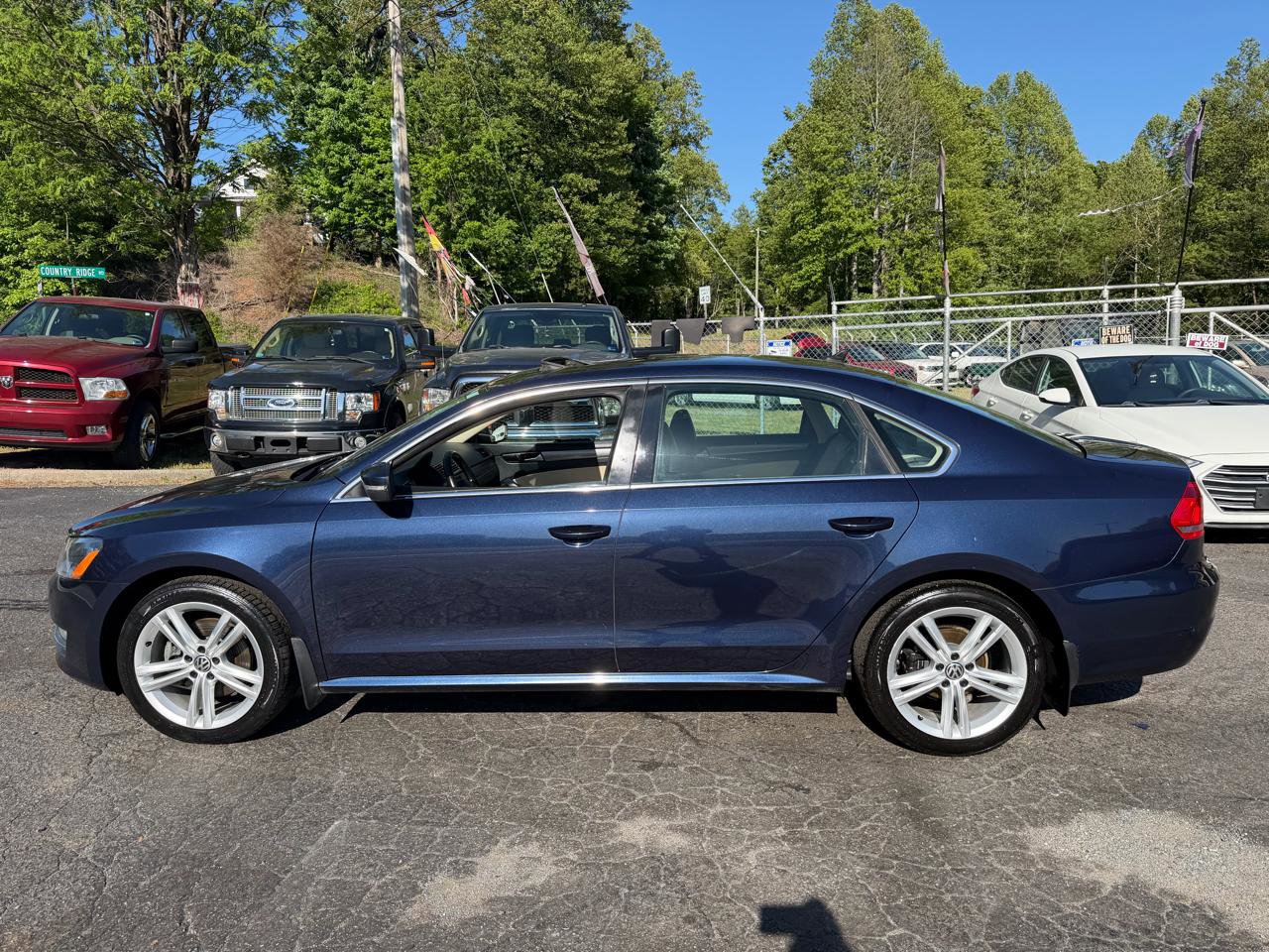 Used 2014 Volkswagen Passat TDI SE FWD image 4