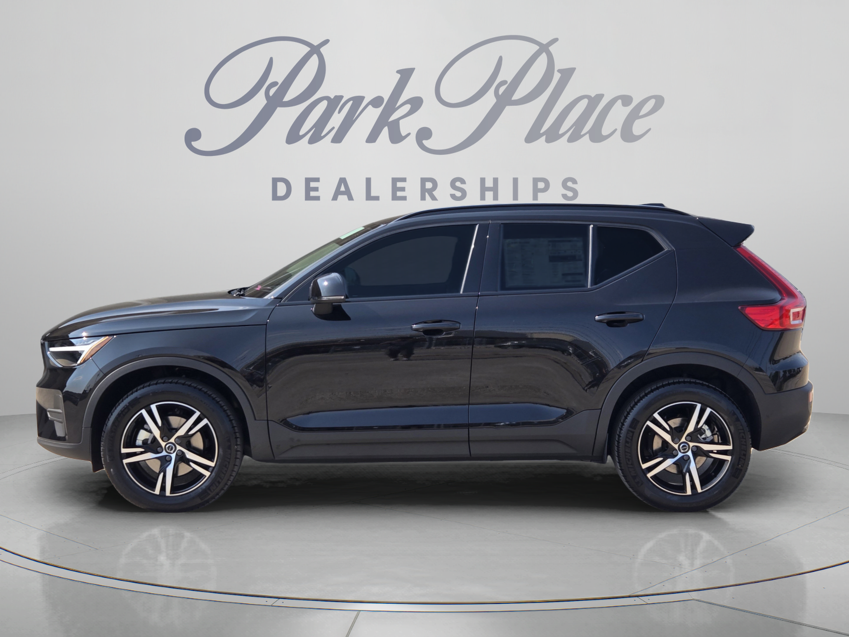 New 2026 Volvo XC40 B5 Core w/ Protection Package Premier AWD/4WD video 2