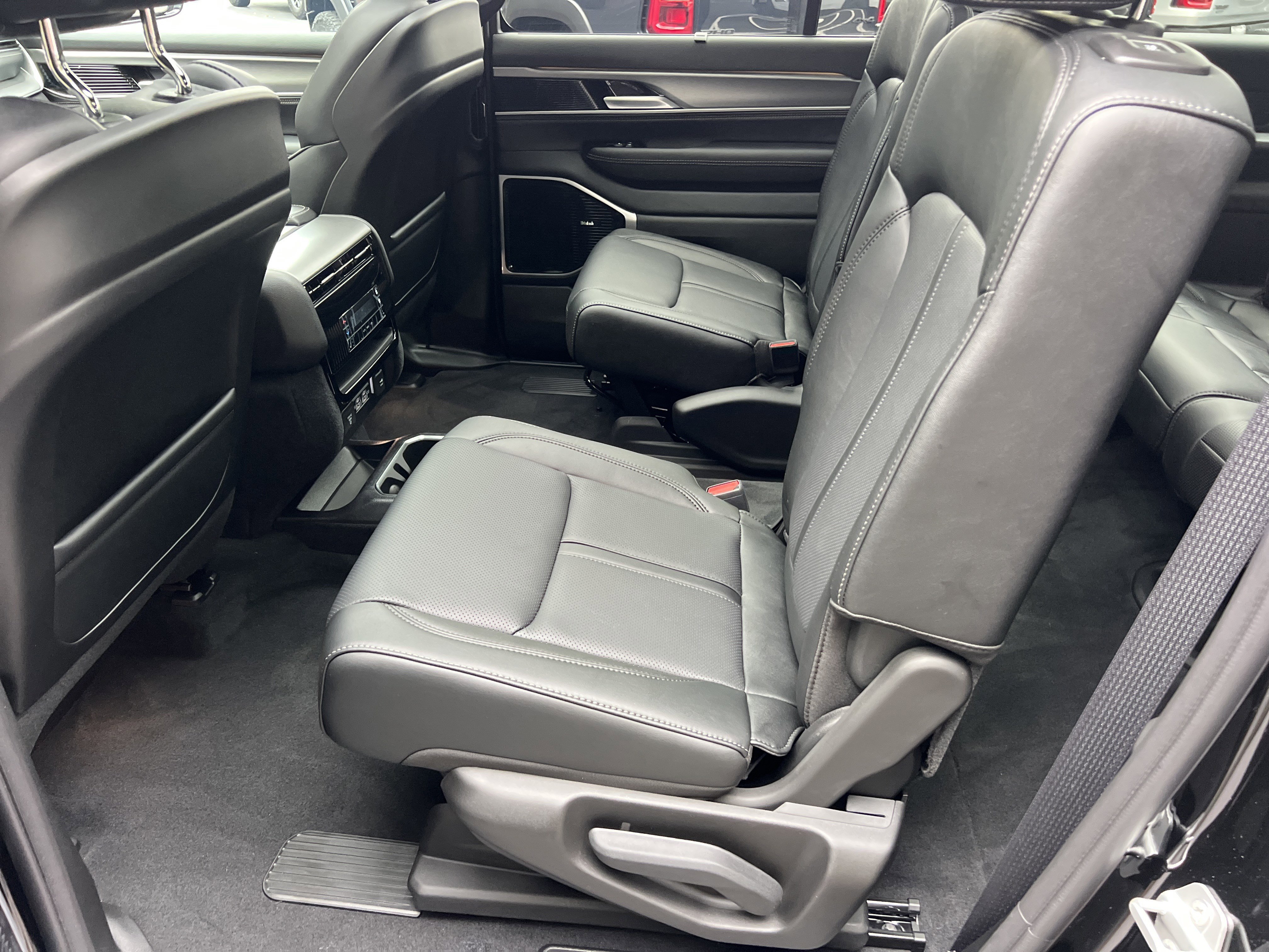 New 2026 Jeep Grand Wagoneer L Limited AWD/4WD image 18