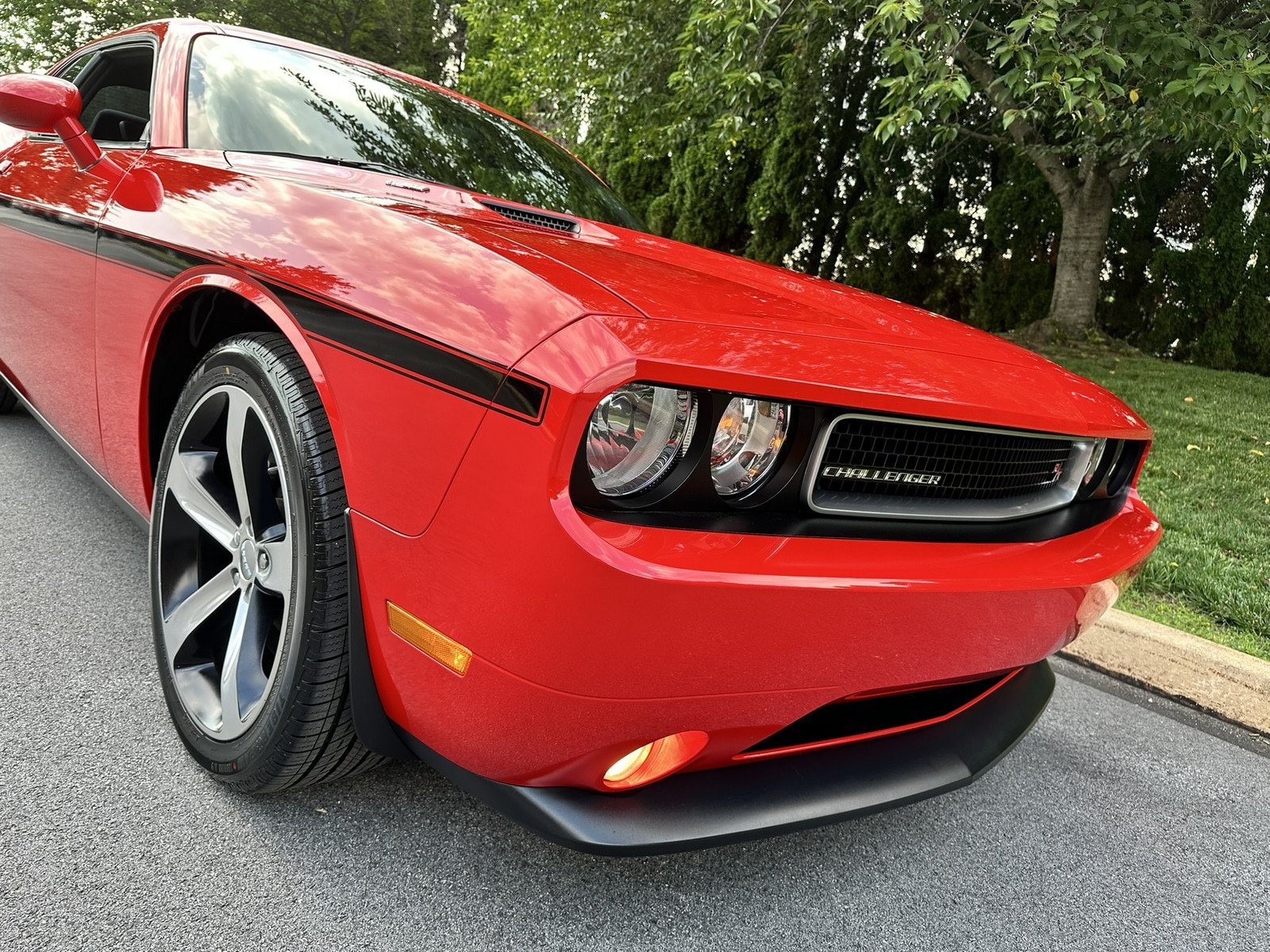 Used 2014 Dodge Challenger R/T w/ Electronics Convenience Group RWD image 55
