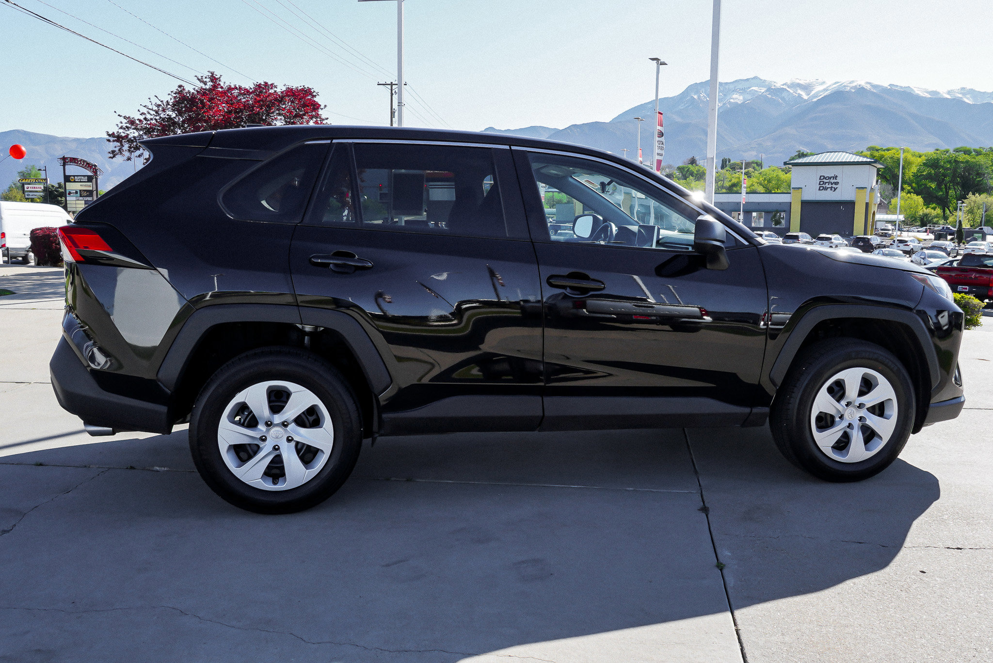 Certified 2024 Toyota RAV4 LE AWD/4WD image 9