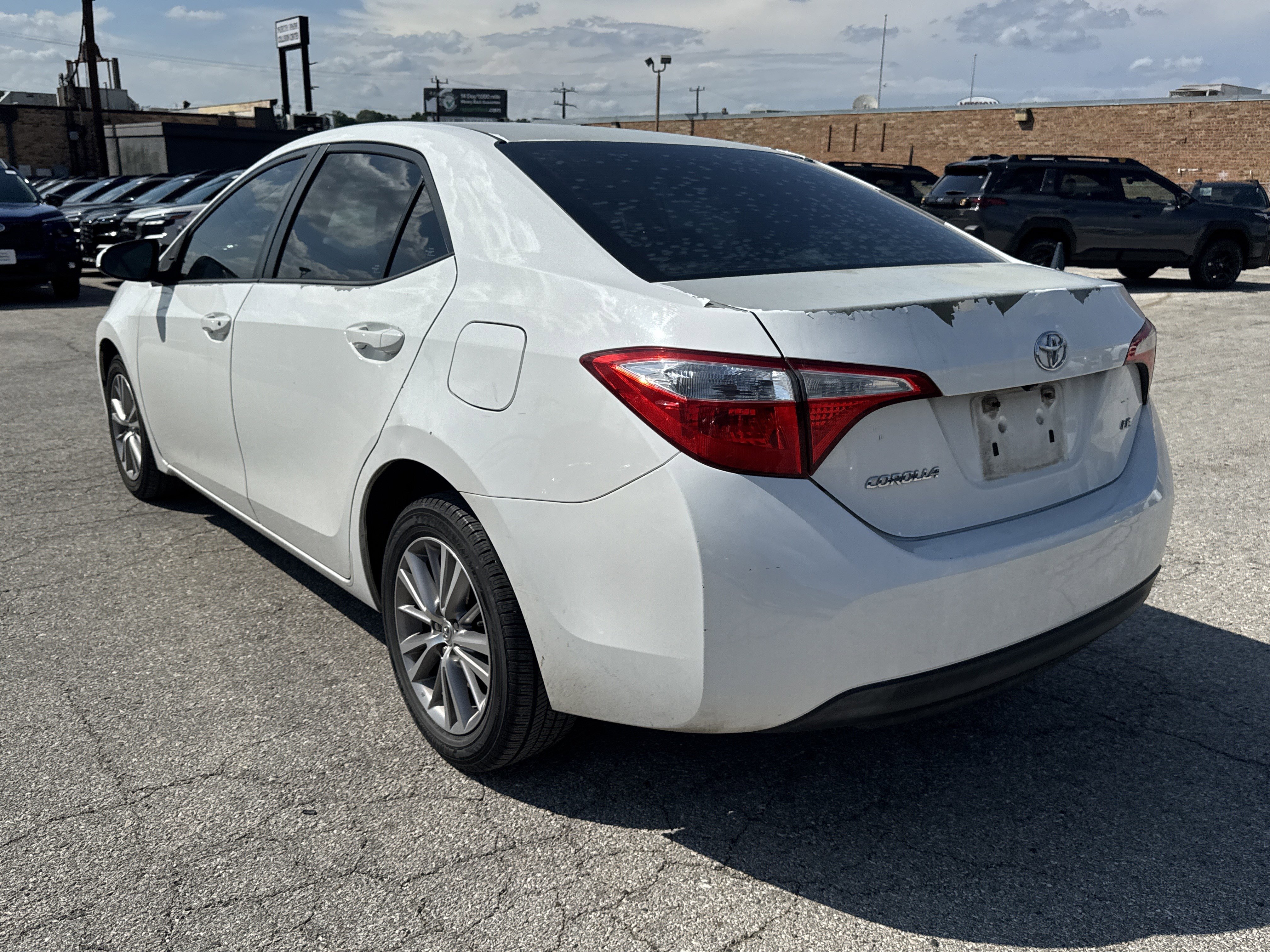 Used 2015 Toyota Corolla LE FWD image 5