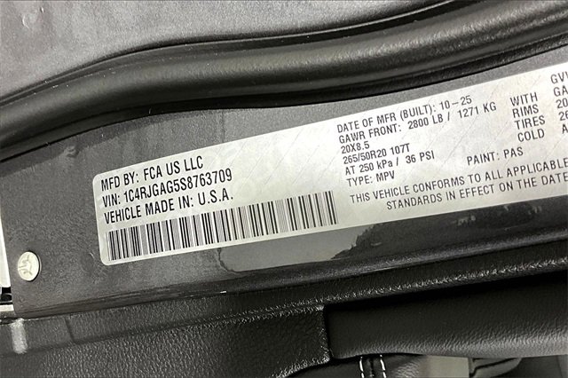 New 2025 Jeep Grand Cherokee Altitude image 9