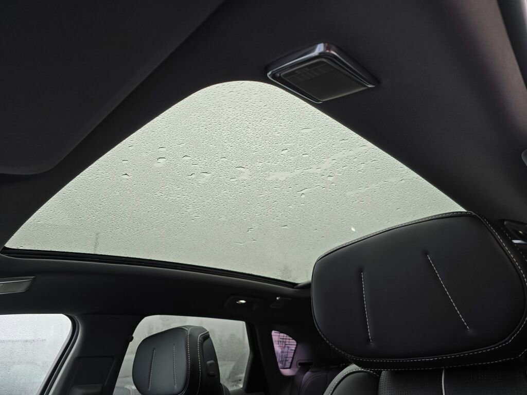 New 2026 Cadillac Optiq Luxury 2 image 23