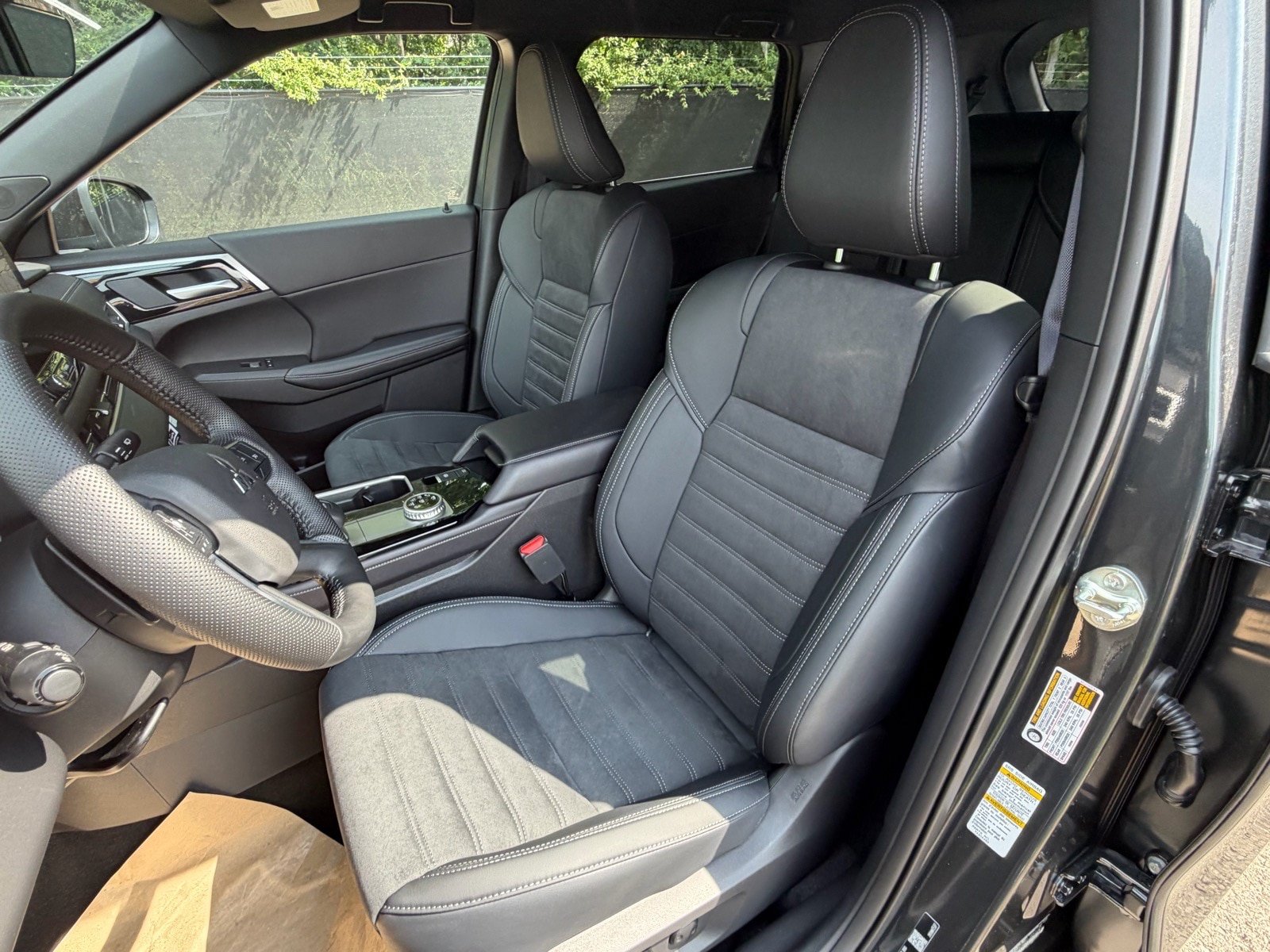 New 2026 Mitsubishi Outlander LE AWD/4WD image 20