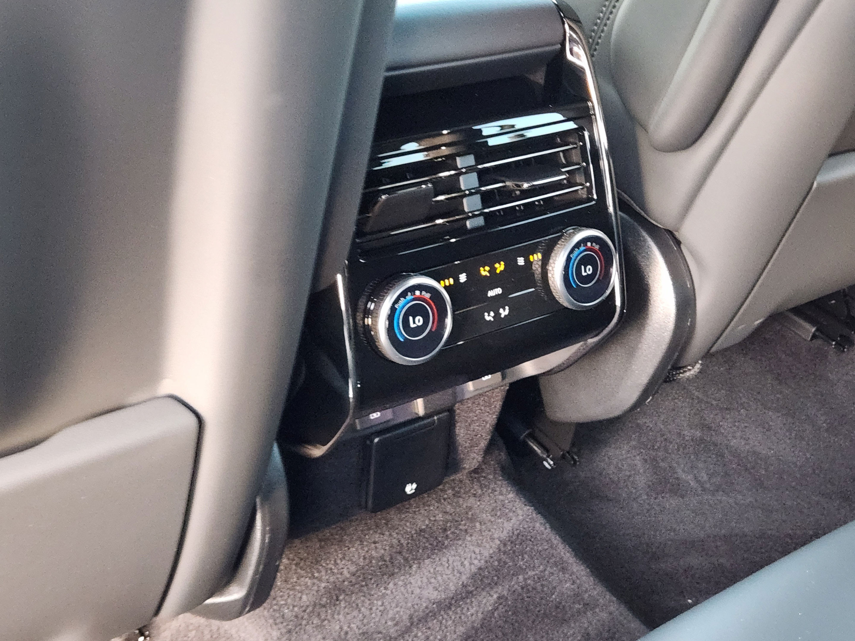 Certified 2026 Land Rover Range Rover Sport Autobiography AWD/4WD image 24