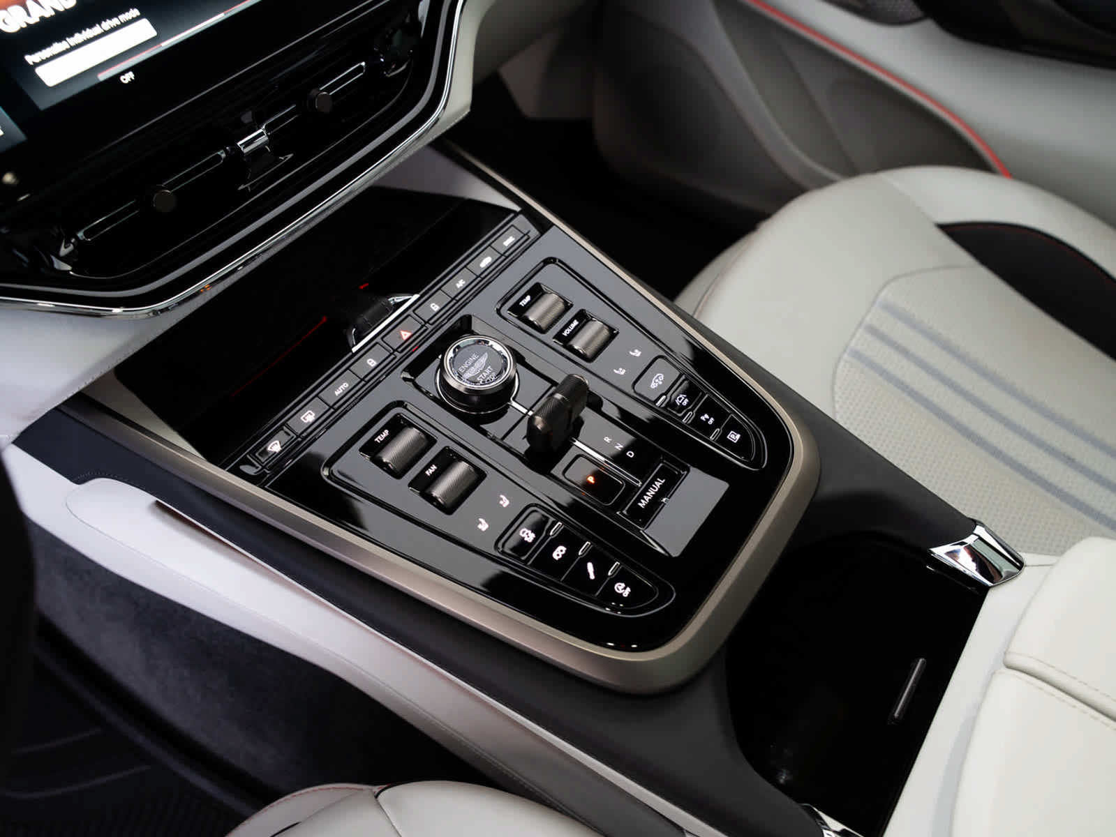Used 2025 Aston Martin DBX 707 AWD/4WD image 27