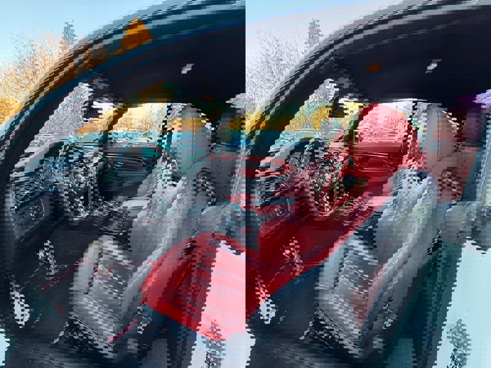 Used 2015 BMW M4 Convertible image 9