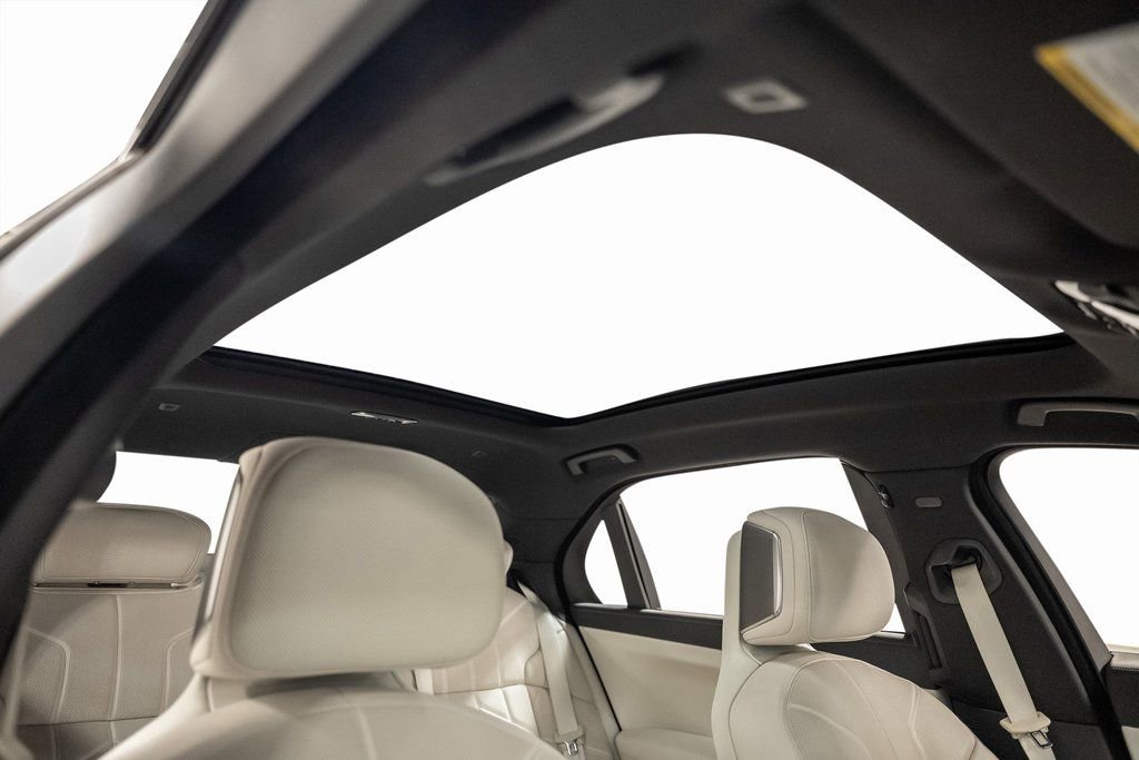 Used 2023 BMW 740i w/ Luxury Rear Seating Package image 56
