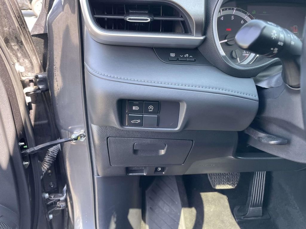 Used 2023 Toyota Highlander XLE image 31