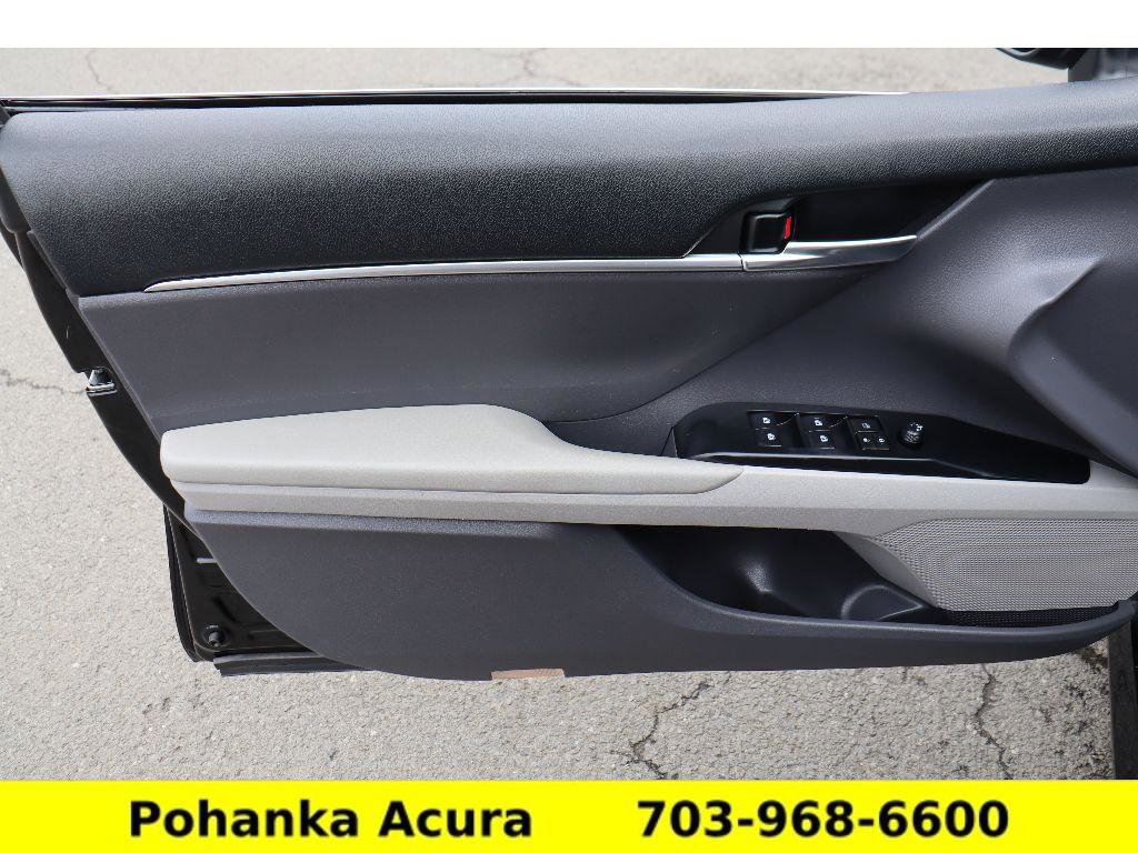 Used 2019 Toyota Camry LE image 19