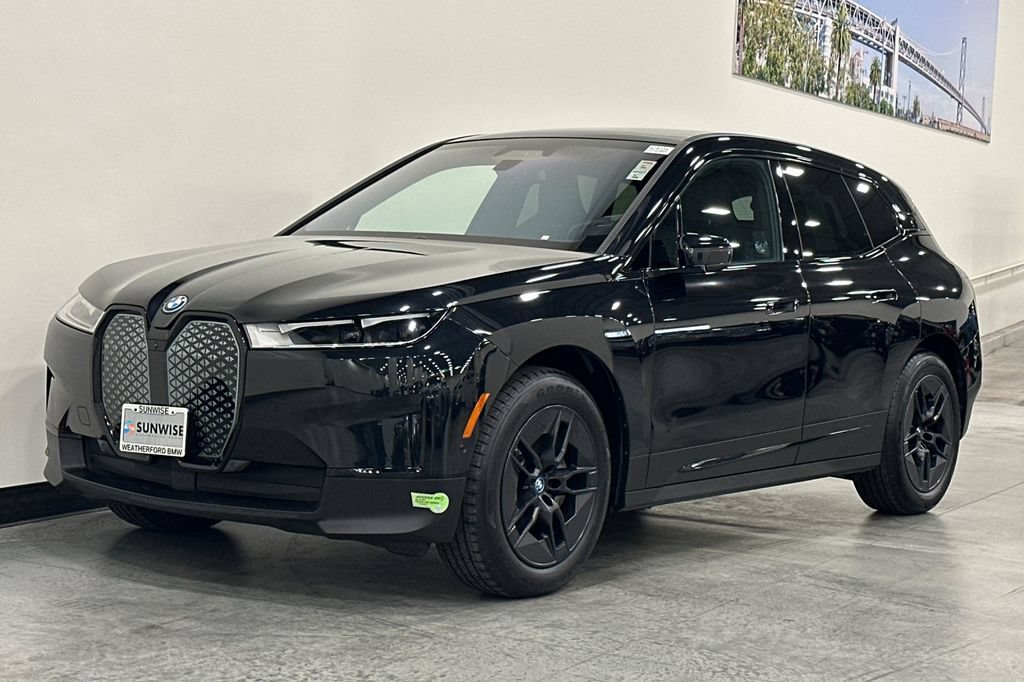 Used 2024 BMW iX xDrive50 AWD/4WD image 8