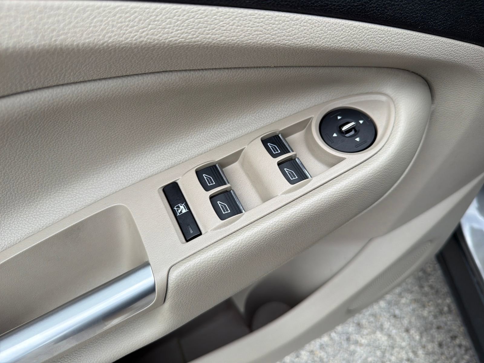 Used 2014 Ford Escape Titanium FWD image 27