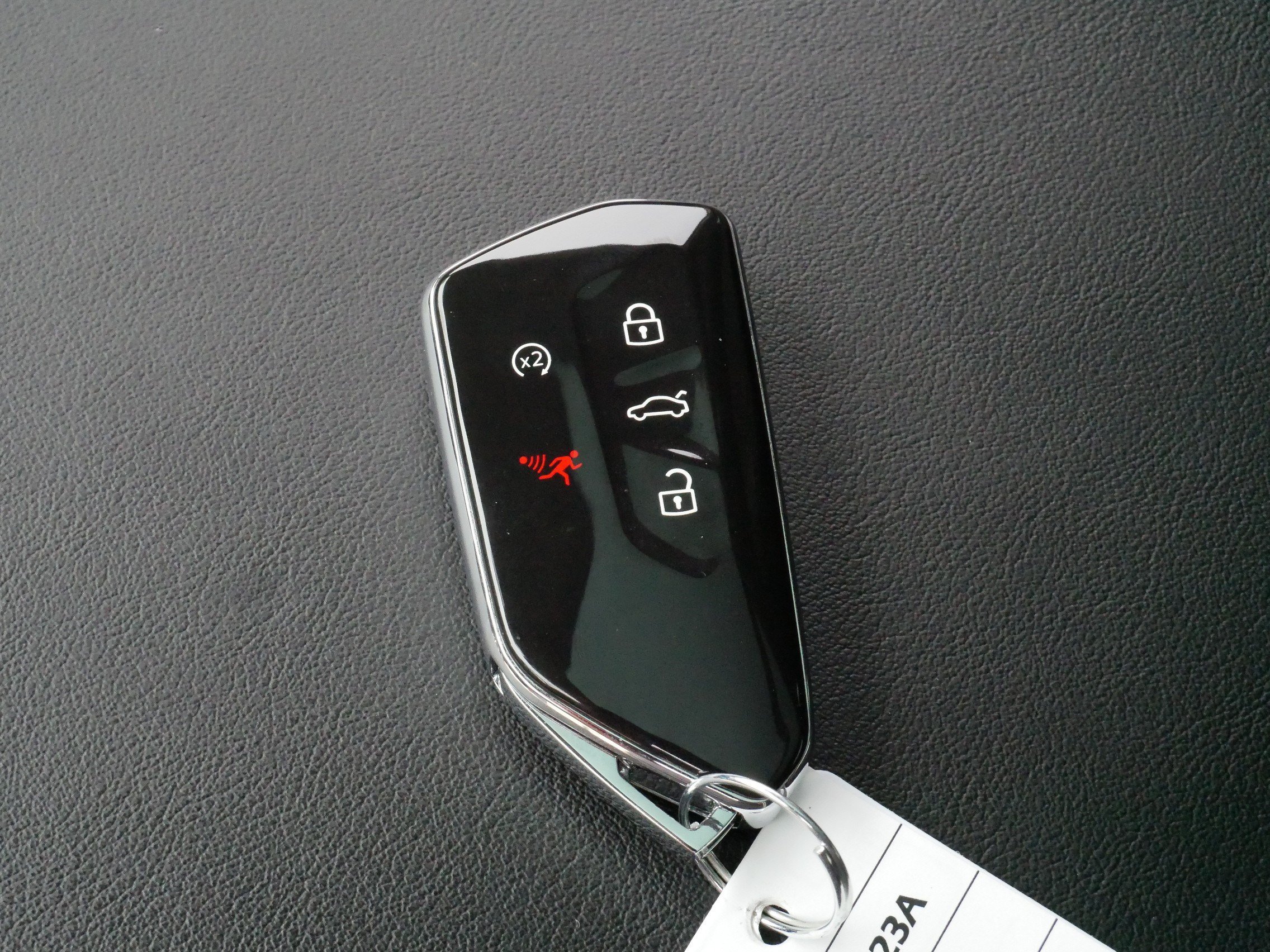 Used 2024 Volkswagen Atlas SEL AWD/4WD image 34