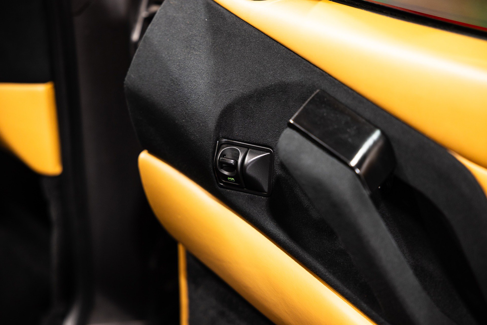 Used 1995 Ferrari F355 Berlinetta image 34