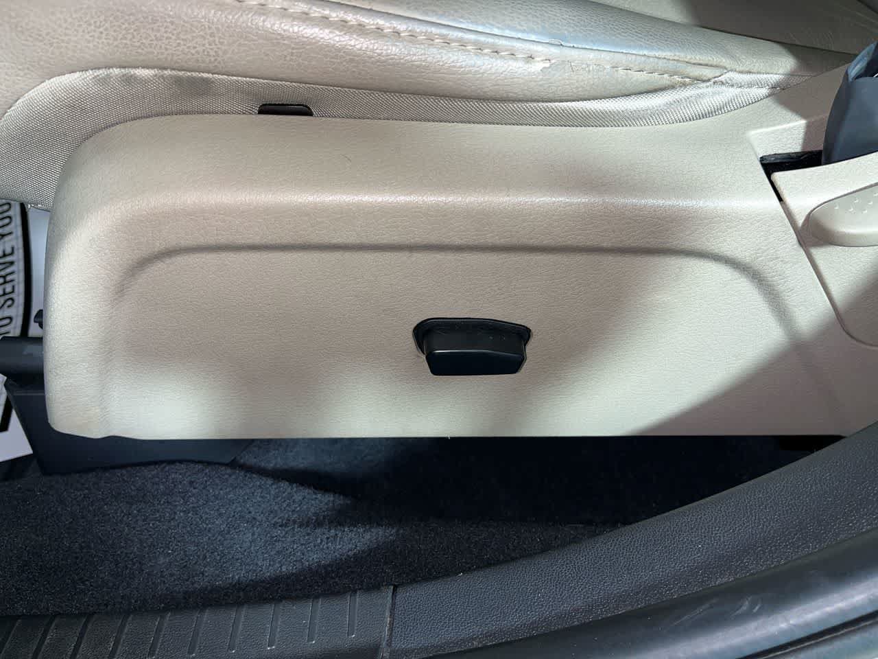 Used 2010 Dodge Journey R/T w/ Flexible Seating Group FWD image 14