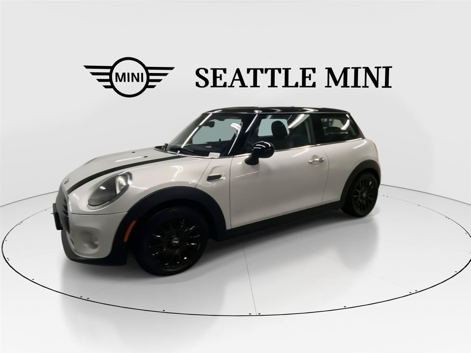 Used 2019 MINI Cooper 2-Door Hardtop FWD image 4