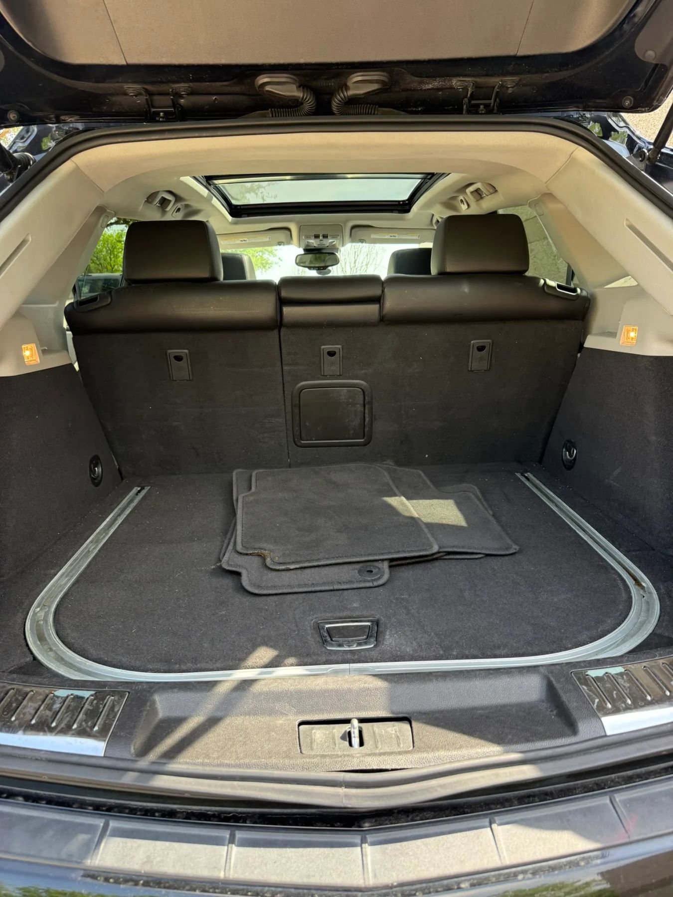 Used 2011 Cadillac SRX Luxury FWD image 6