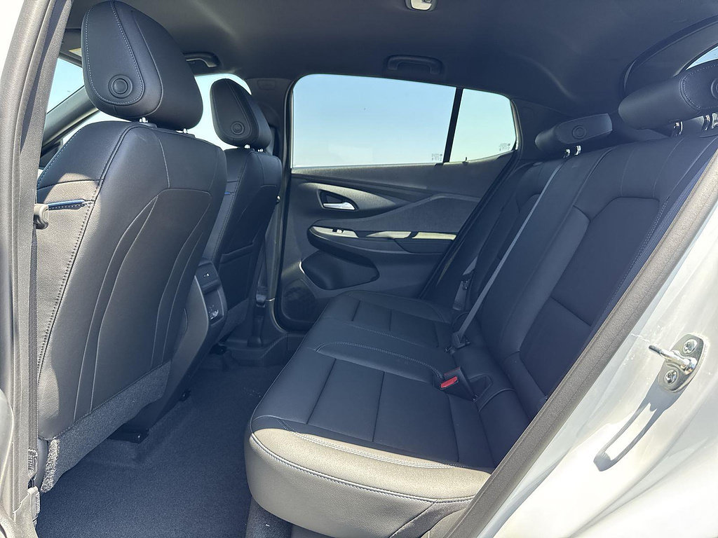 New 2026 Buick Envista Sport Touring FWD image 24