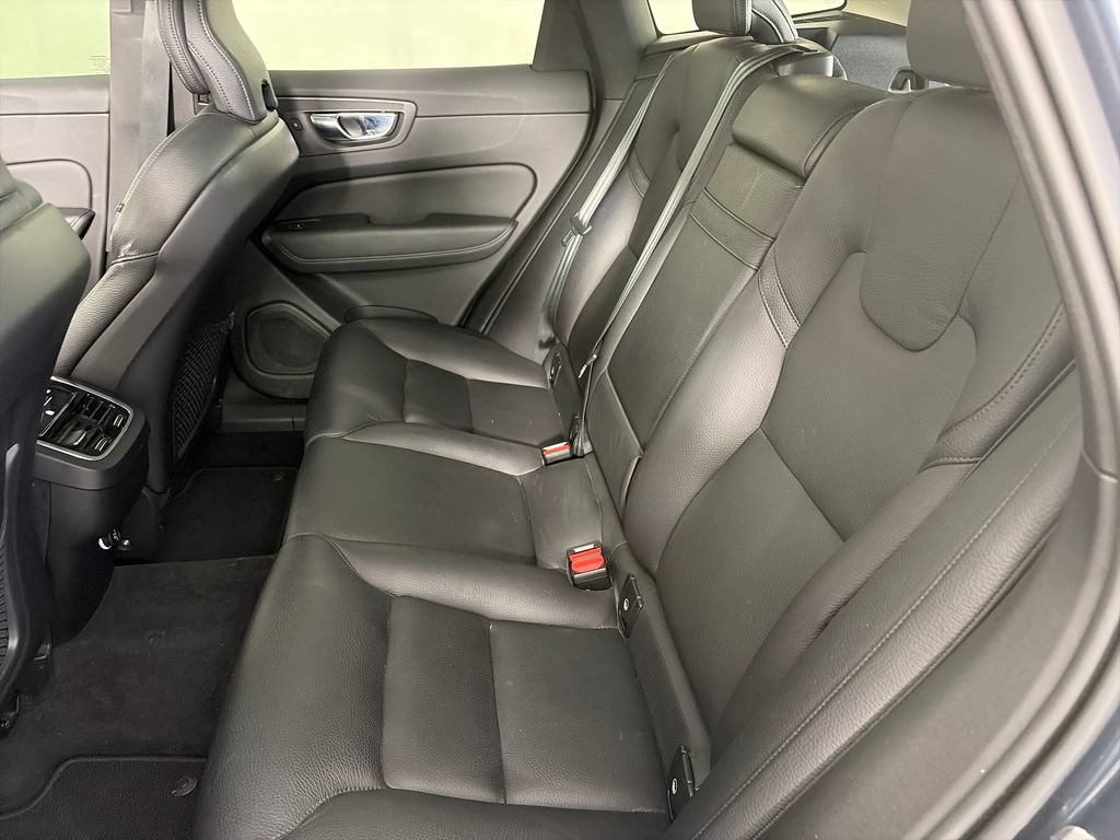 Used 2020 Volvo XC60 T6 Inscription AWD/4WD image 13