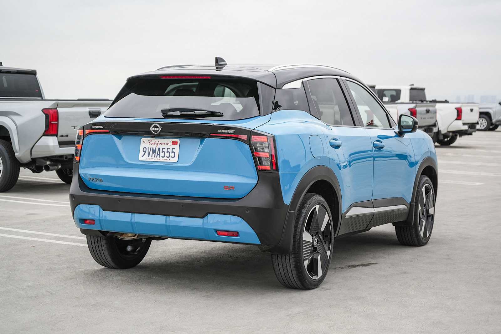 Used 2025 Nissan Kicks SR FWD image 6