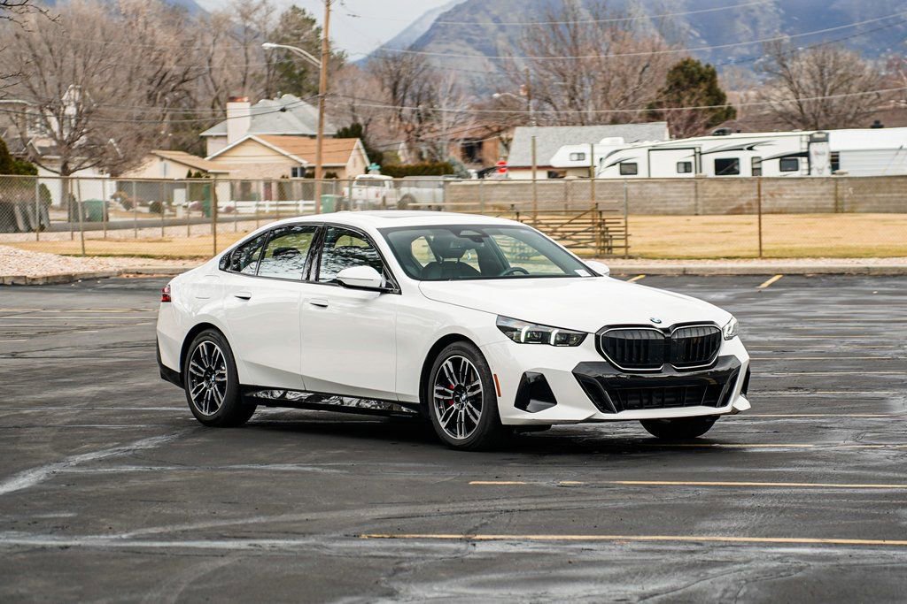 Certified 2025 BMW 530i xDrive w/ M Sport Package AWD/4WD image 3