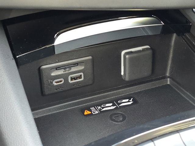 Used 2023 Buick Envision Avenir AWD/4WD image 36