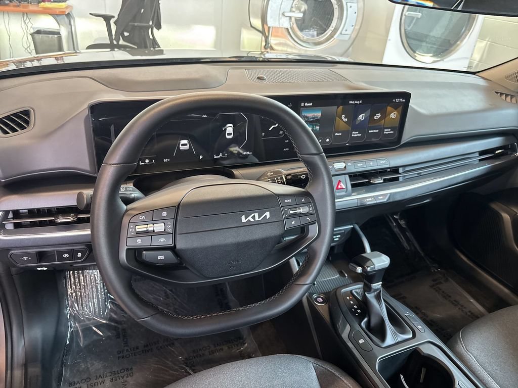 Certified 2025 Kia K4 EX FWD image 18